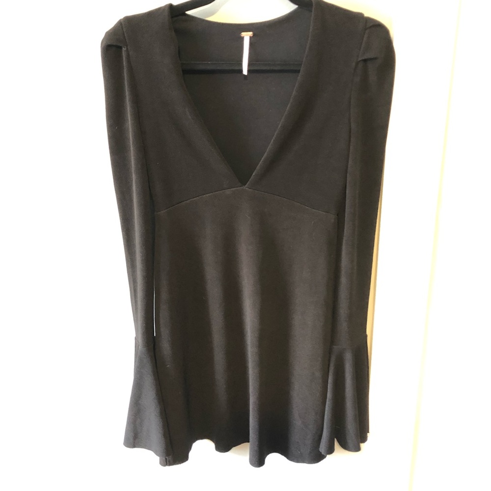 XS free people strong shoulder bell sleeve mini